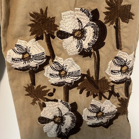 Madewell Barrel Embroidered Khaki cropped Pants - Picture 2 of 4